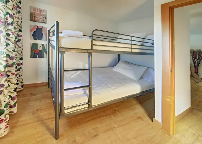 Pau Casals, 2 Min Walk From The Sea & Sea View Διαμέρισμα